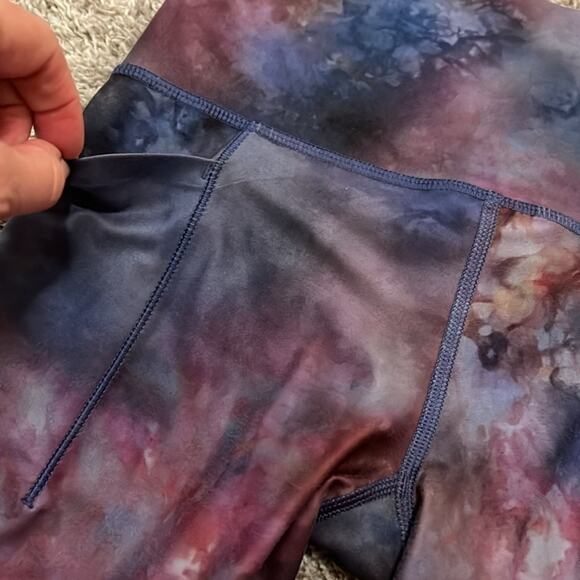 ATHLETA Salutation II Stash Pocket Capri Leggings Supernova Purple Pink XXS - Picture 8 of 16